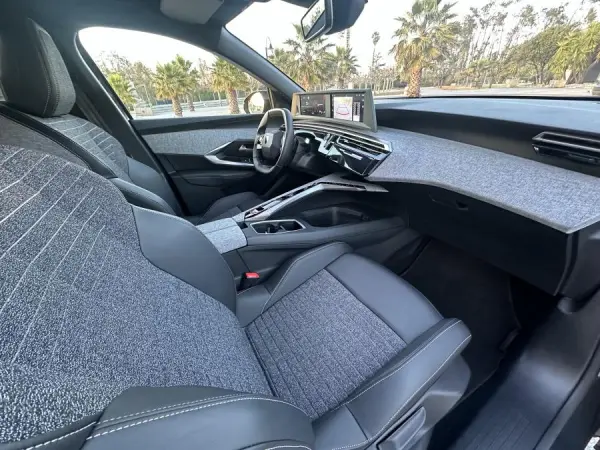 Peugeot 3008 1.2 Hybrid Allure Pack e-DCS6 11