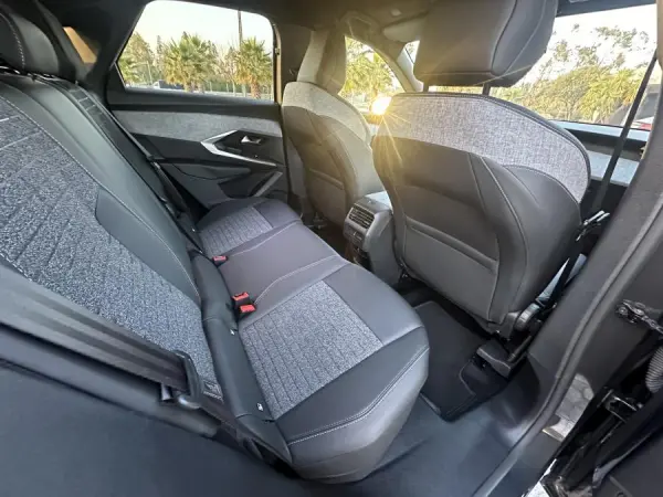 Peugeot 3008 1.2 Hybrid Allure Pack e-DCS6 22