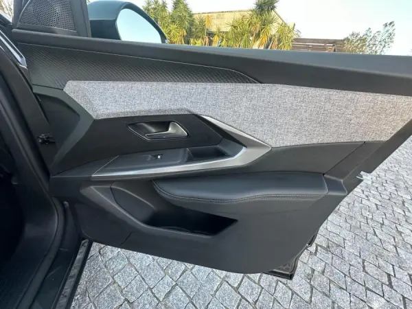 Peugeot 3008 1.2 Hybrid Allure Pack e-DCS6 23