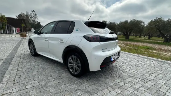 Peugeot e-208 50 kWh Allure 5