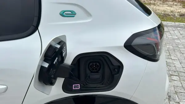 Peugeot e-208 50 kWh Allure 8