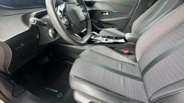 Peugeot e-208 50 kWh Allure 12