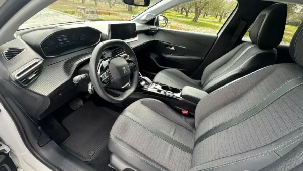 Peugeot e-208 50 kWh Allure 11