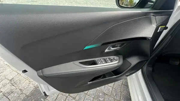 Peugeot e-208 50 kWh Allure 17