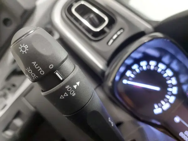 Citroën C3 1.2 PureTech C-Series 11