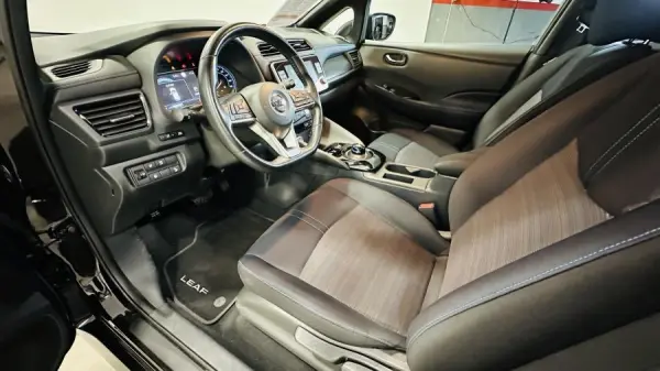 Nissan Leaf Acenta 9
