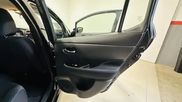 Nissan Leaf Acenta 22