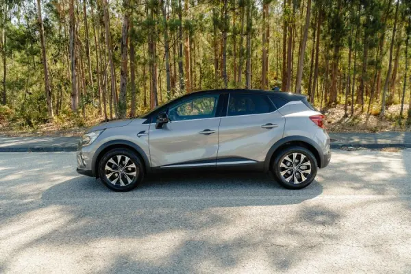 Renault Captur 1.0 TCe Exclusive 3
