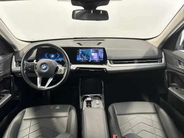 BMW iX1 xDrive30 14