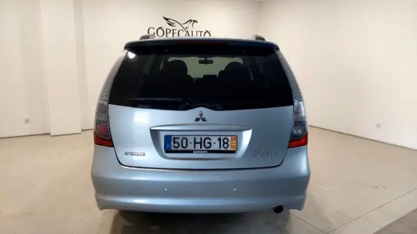 Mitsubishi Grandis 2.0 DI-D Insport 4