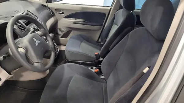 Mitsubishi Grandis 2.0 DI-D Insport 18