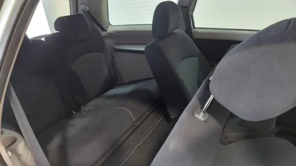 Mitsubishi Grandis 2.0 DI-D Insport 22