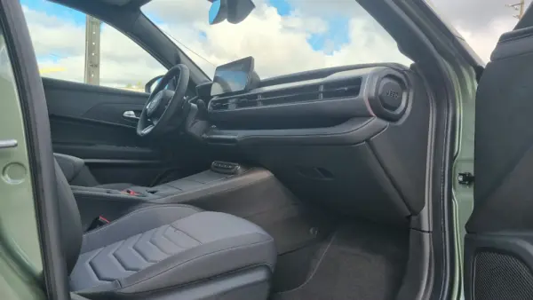 Jeep Avenger 1.2 e-Hybrid Summit DCT 13