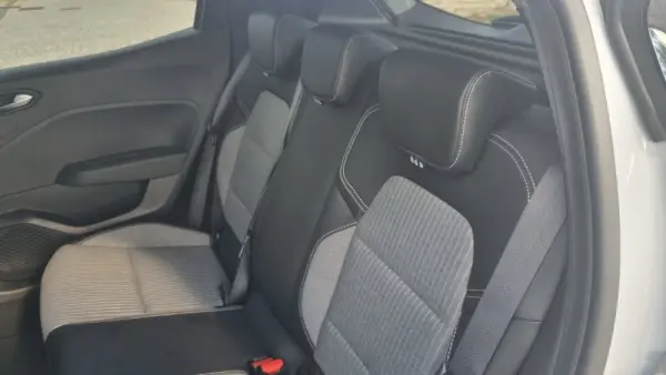 Renault Clio 1.0 TCe Techno Bi-Fuel 12