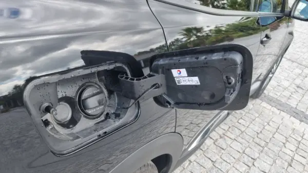 Peugeot 3008 1.6 Hybrid Allure e-EAT8 19
