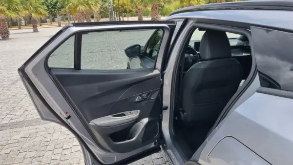 Peugeot 2008 1.2 Hybrid Allure 16