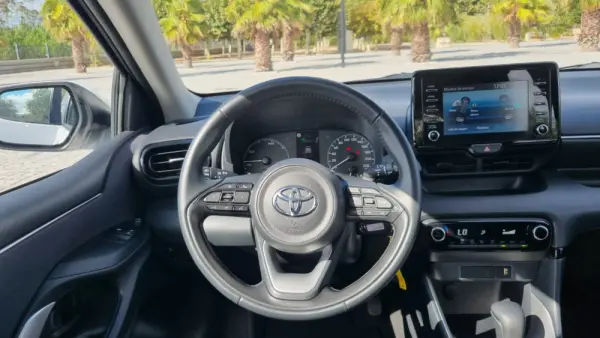 Toyota Yaris 1.5 HDF Comfort 9