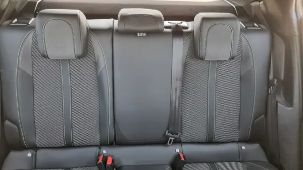 Peugeot 2008 1.2 PureTech GT EAT8 11