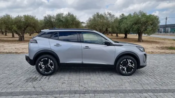 Peugeot 2008 1.2 Hybrid Allure 3