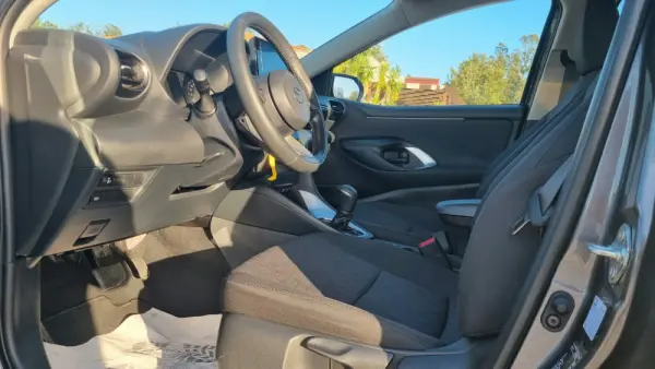 Mazda 2 1.5 L Hybrid VVT-i Centre-Line 14
