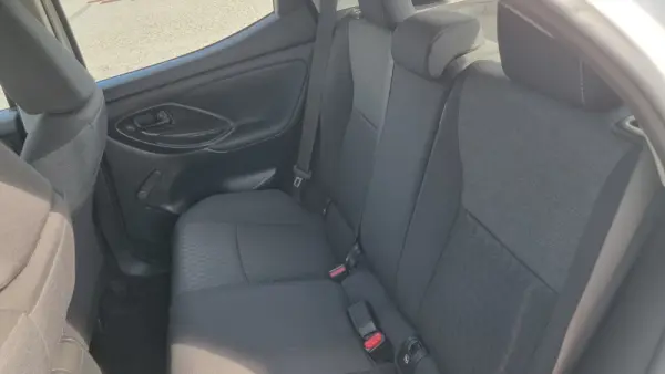 Toyota Yaris 1.5 HDF Comfort 11