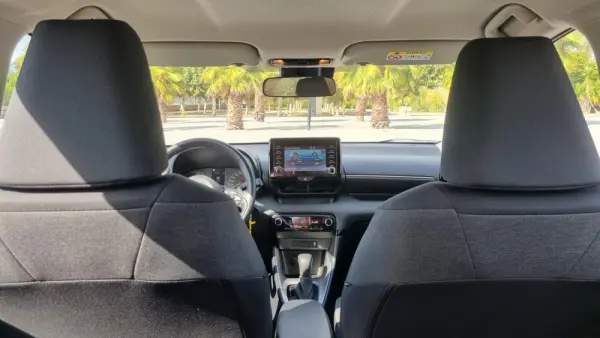 Toyota Yaris 1.5 HDF Comfort 13