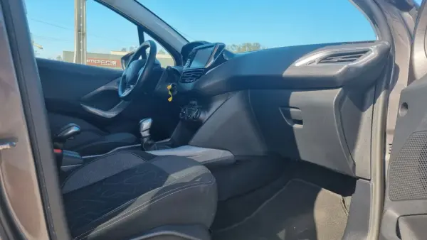 Peugeot 2008 1.6 BlueHDi Style 18