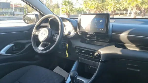 Mazda 2 1.5 L Hybrid VVT-i Centre-Line 10