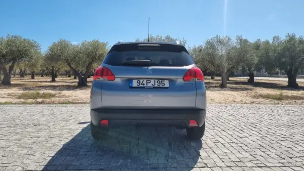 Peugeot 2008 1.2 PureTech Style 6