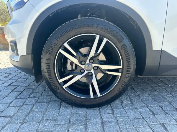 Volvo XC 40 1.5 T2 R-Design Geartronic 13