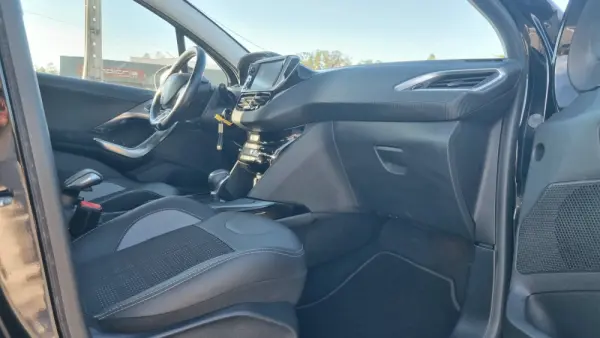 Peugeot 2008 1.2 PureTech Allure EAT6 12