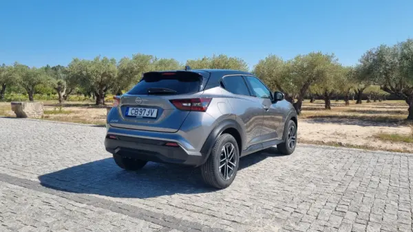 Nissan Juke 1.0 DIG-T N-Connecta DCT 5