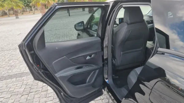 Peugeot 3008 1.6 Hybrid Allure e-EAT8 18