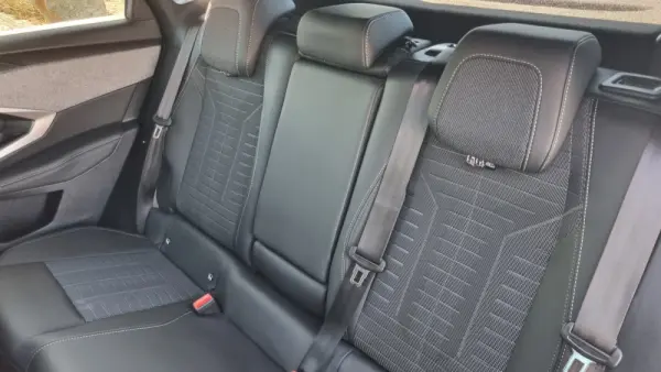 Peugeot 3008 1.2 Hybrid GT e-DCS6 16