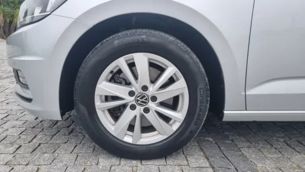 Volkswagen Touran 1.5 TSI Confortline 7