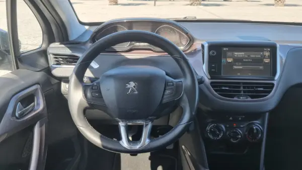 Peugeot 2008 1.2 PureTech Style 9