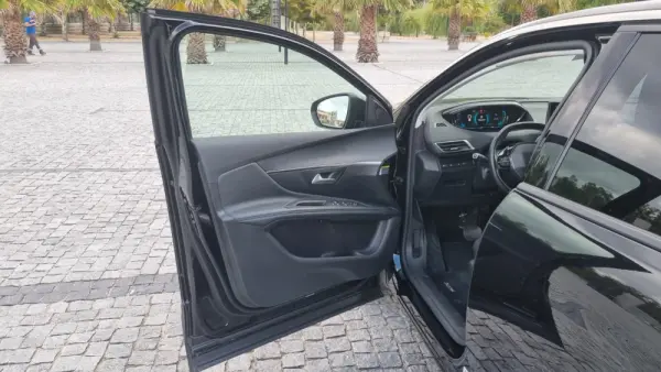 Peugeot 3008 1.6 Hybrid Allure e-EAT8 16