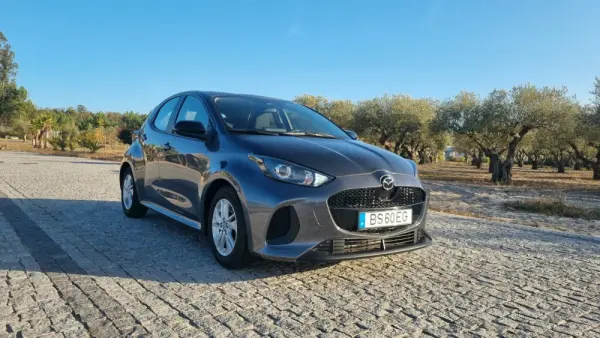Mazda 2 1.5 L Hybrid VVT-i Centre-Line 4