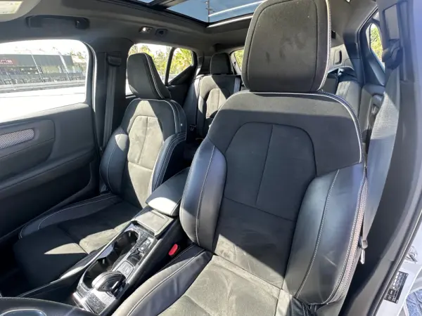 Volvo XC 40 1.5 T2 R-Design Geartronic 25