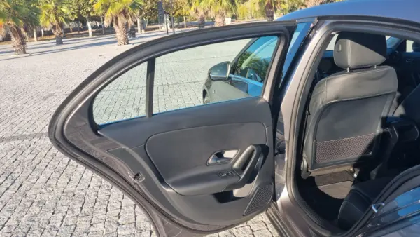 Mercedes-Benz A 250 e 14