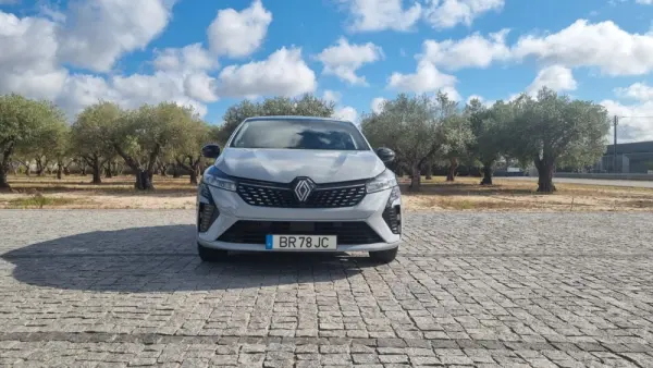Renault Clio 1.0 TCe Techno Bi-Fuel 2