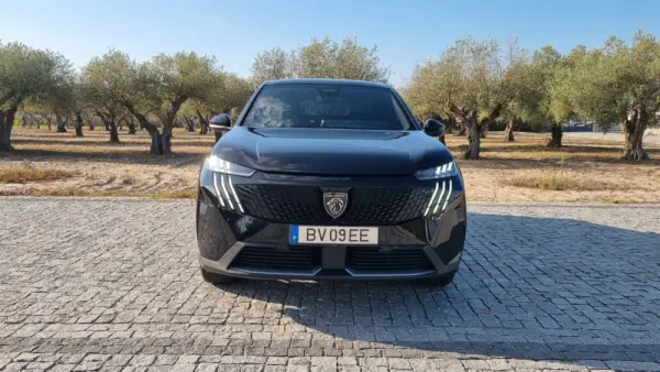 Peugeot 3008 1.2 Hybrid GT e-DCS6 2