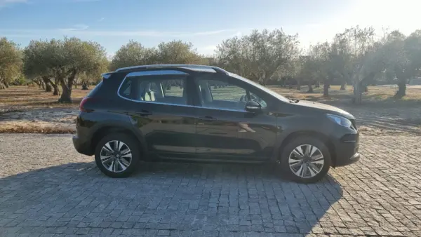 Peugeot 2008 1.2 PureTech Allure EAT6 3