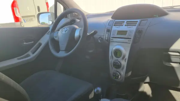Toyota Yaris 1.4 D-4D Sol High P. MM 10