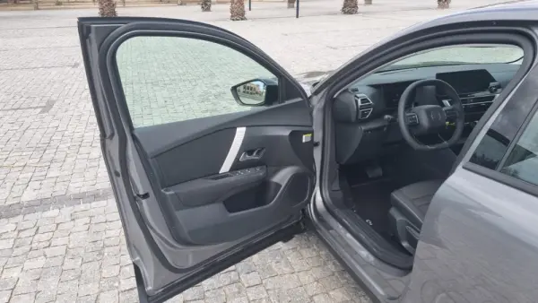 Citroen C4 1.2 Hybrid e-DSC6 Plus 8
