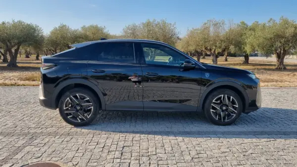 Peugeot 3008 1.2 Hybrid GT e-DCS6 3