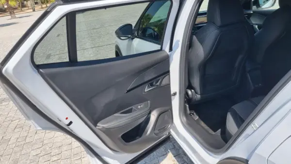 Peugeot 2008 1.2 PureTech GT EAT8 15