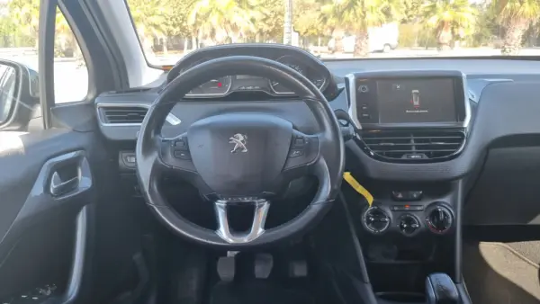 Peugeot 2008 1.6 BlueHDi Style 8
