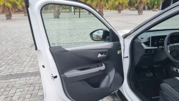 Opel Frontera 1.2 Hybrid GS eDCT 17