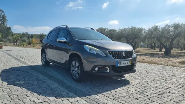 Peugeot 2008 1.6 BlueHDi Style 4